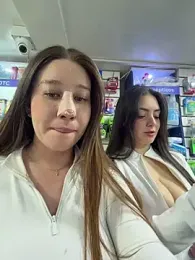 roouse — Stripchat recorded stream image, 19.04.2026 00:40