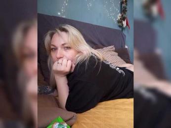 Tanysha-1 — Bongacams recorded stream image, 19.04.2026 03:50