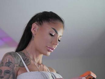 RaquelleVon — Bongacams recorded stream image, 19.04.2026 08:20