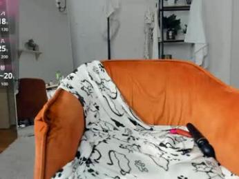 glossybabe_ — Chaturbate recorded stream image, 19.04.2026 08:10