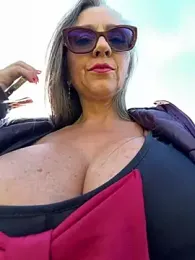 Alimela — Stripchat recorded stream image, 19.04.2026 13:00