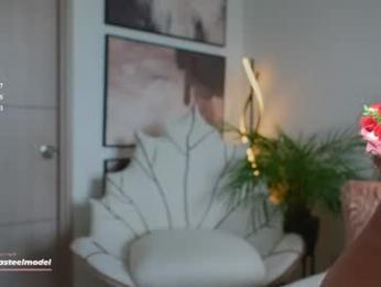 leyla_steel — Chaturbate recorded stream screenshot (19 Apr 2026)