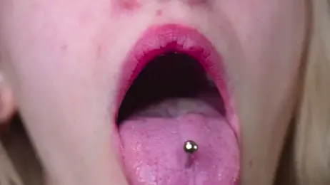 EdlaHewell — Stripchat recorded stream screenshot (20 Apr 2026)