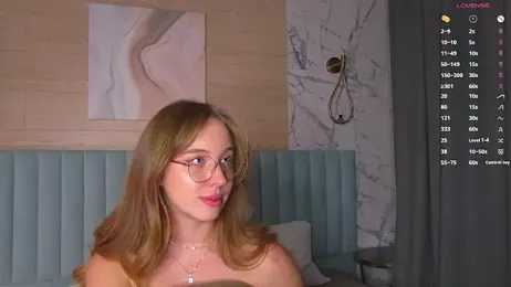 LoraineLuff — Stripchat recorded stream image, 21.04.2026 15:20