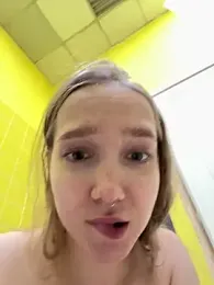bambi_lu — Stripchat recorded stream image, 22.04.2026 22:20