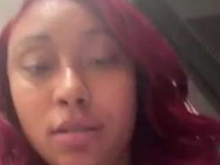 laylared — Camsoda recorded stream image, 24.04.2026 15:30