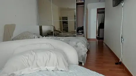 dulceys — Stripchat recorded stream image, 25.04.2026 06:30