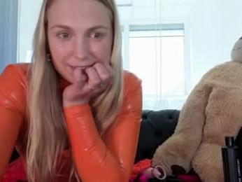 siswet19 — Chaturbate recorded stream image, 25.04.2026 11:30