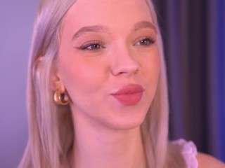 alinabailey — Camsoda recorded stream image, 26.04.2026 07:30