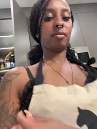 Your_Paris — Stripchat recorded stream image, 27.04.2026 02:10