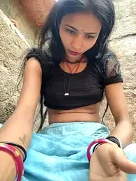 R_Roshni — Stripchat recorded stream image, 27.04.2026 09:40