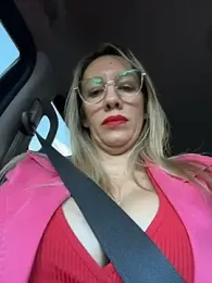 Gatitacarlita — Stripchat recorded stream image, 27.04.2026 10:50