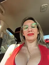 Gatitacarlita — Stripchat recorded stream image, 27.04.2026 10:50