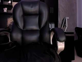meganwest — Camsoda recorded stream image, 27.04.2026 18:40