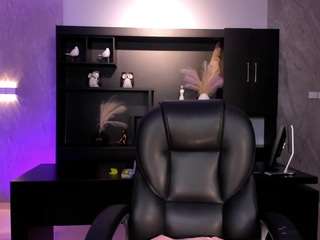meganwest — Camsoda recorded stream image, 27.04.2026 18:40