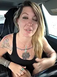 SheIsSomething — Stripchat recorded stream image, 27.04.2026 22:00