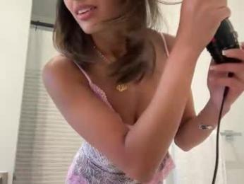 camiliakxoxo — Chaturbate recorded stream image, 28.04.2026 10:40