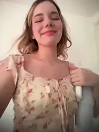 NicoleCut — Stripchat recorded stream image, 01.05.2026 09:20