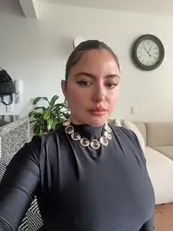 sukhakunis1 — Stripchat recorded stream image, 01.05.2026 18:00