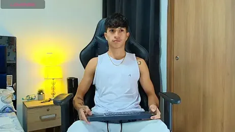 _CamiloBass — Stripchat recorded stream image, 01.05.2026 22:40