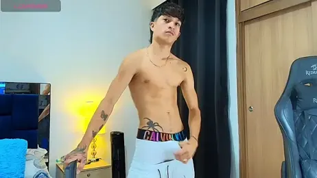 _CamiloBass — Stripchat recorded stream image, 01.05.2026 22:40