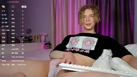 Kudi_Minnt — Stripchat recorded stream image, 02.05.2026 21:50
