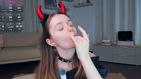 DominikaElis — Stripchat recorded stream image, 02.05.2026 19:50