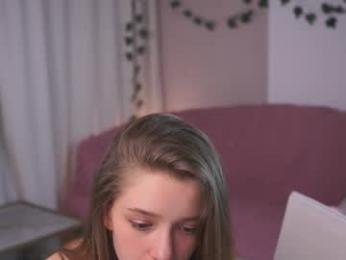 little_poetry — Chaturbate recorded stream image, 09.03.2025 14:20