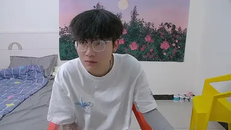 KK-cuteboy — Stripchat recorded stream image, 04.05.2026 13:00