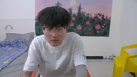 KK-cuteboy — Stripchat recorded stream image, 04.05.2026 13:00