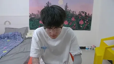 KK-cuteboy — Stripchat recorded stream image, 04.05.2026 13:00