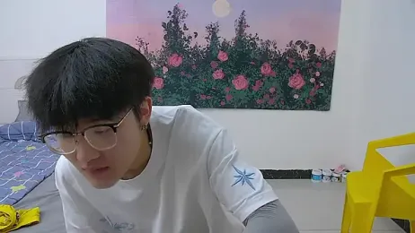 KK-cuteboy — Stripchat recorded stream image, 04.05.2026 13:00