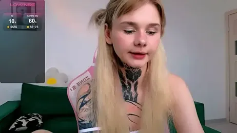 Britney_Lynch — Stripchat recorded stream image, 04.05.2026 14:00