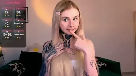 Britney_Lynch — Stripchat recorded stream image, 04.05.2026 14:00
