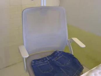 averageuncut1 — Chaturbate recorded stream image, 05.05.2026 03:20