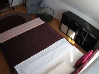 voyeurcam-julmodels-whitebed-2 — Camsoda recorded stream image, 05.05.2026 14:10