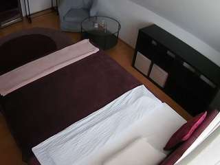 voyeurcam-julmodels-whitebed-2 — Camsoda recorded stream image, 05.05.2026 14:10