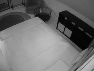 voyeurcam-julmodels-whitebed-2 — Camsoda recorded stream image, 05.05.2026 14:10