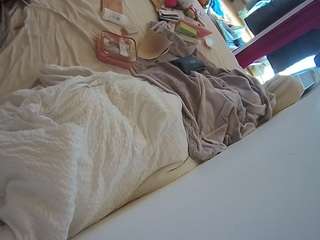voyeurcam-julmodels-whitebed-4 — Camsoda recorded stream image, 05.05.2026 14:10