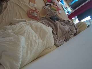 voyeurcam-julmodels-whitebed-4 — Camsoda recorded stream image, 05.05.2026 14:10