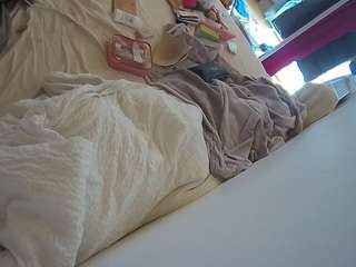 voyeurcam-julmodels-whitebed-4 — Camsoda recorded stream image, 05.05.2026 14:10
