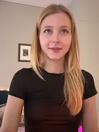 LunaRase — Stripchat recorded stream image, 08.05.2026 06:40