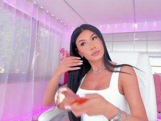 diamondt33n — Camsoda recorded stream image, 11.05.2026 06:00
