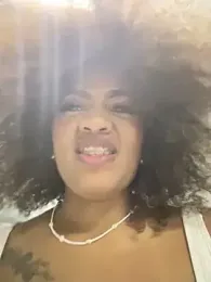 riri_brunnete — Stripchat recorded stream image, 12.05.2026 04:00