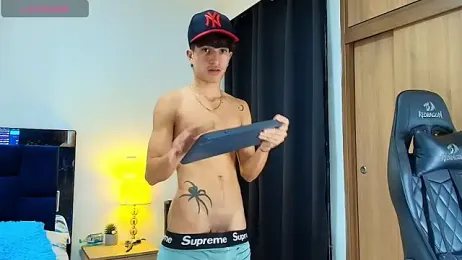 _CamiloBass — Stripchat recorded stream image, 13.05.2026 01:00