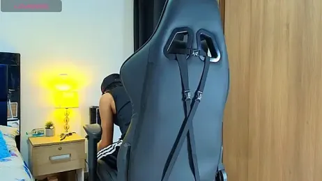 _CamiloBass — Stripchat recorded stream image, 13.05.2026 01:00