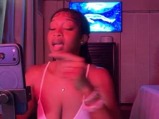 iluvsaffire-bleu — Camsoda recorded stream image, 13.05.2026 15:40