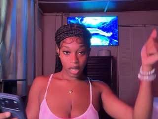 iluvsaffire-bleu — Camsoda recorded stream image, 13.05.2026 15:40