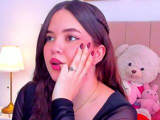 Bella Fontana — Flirt4free recorded stream image, 13.05.2026 17:40