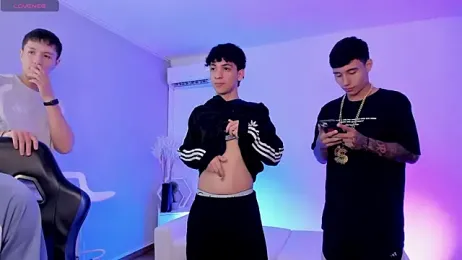 Handsomeboyss19 — Stripchat recorded stream image, 13.05.2026 20:40